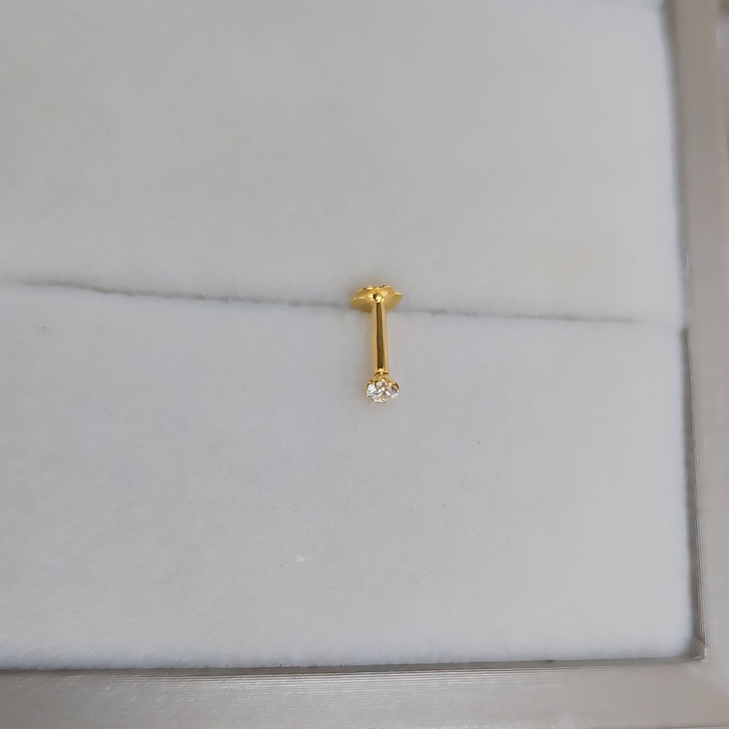 Nose pin single
